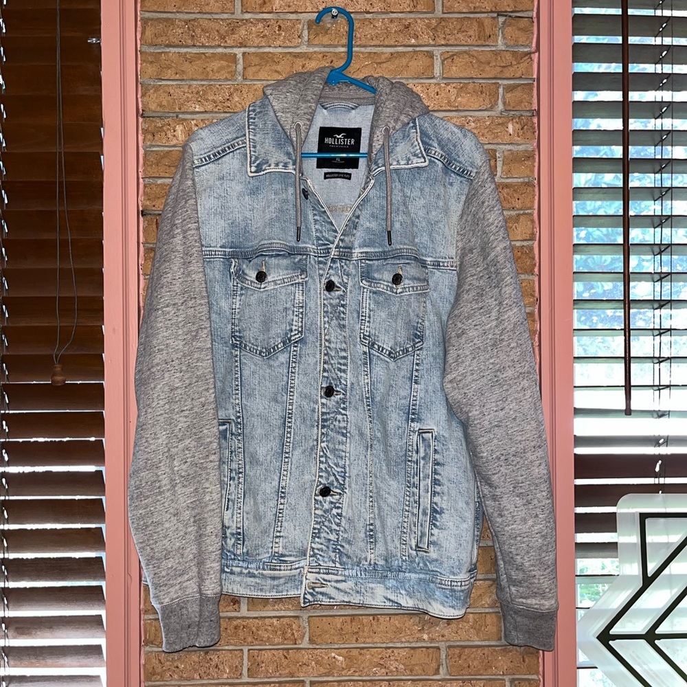Hollister Men’s XL Hooded Denim Jacket